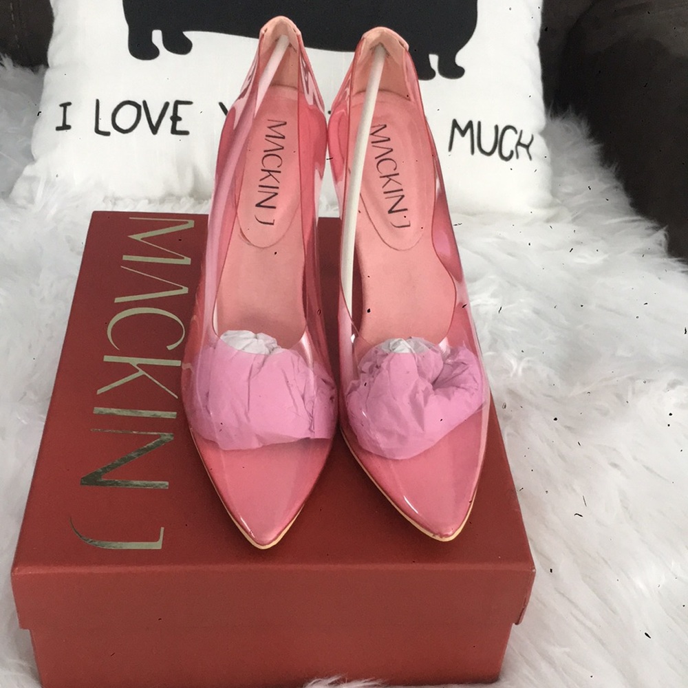 Pink shoes 👠